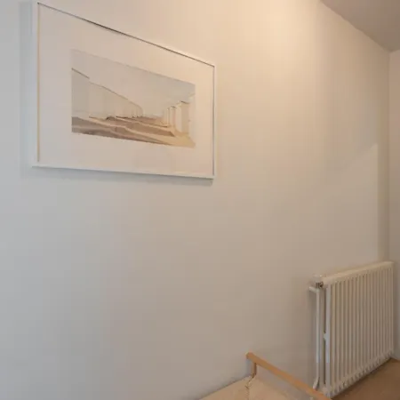 Bright And Modern 2-bedroom In Apartament