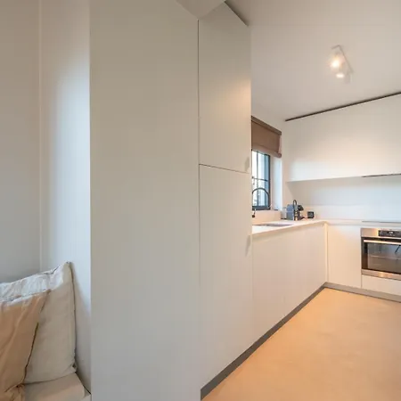 Apartament Bright And Modern 2-bedroom In *