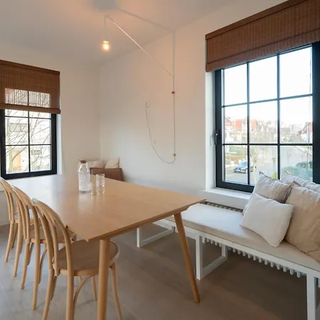 Bright And Modern 2-bedroom In