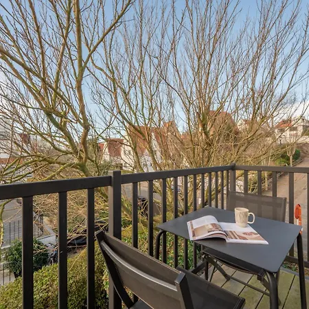 Bright And Modern 2-bedroom In